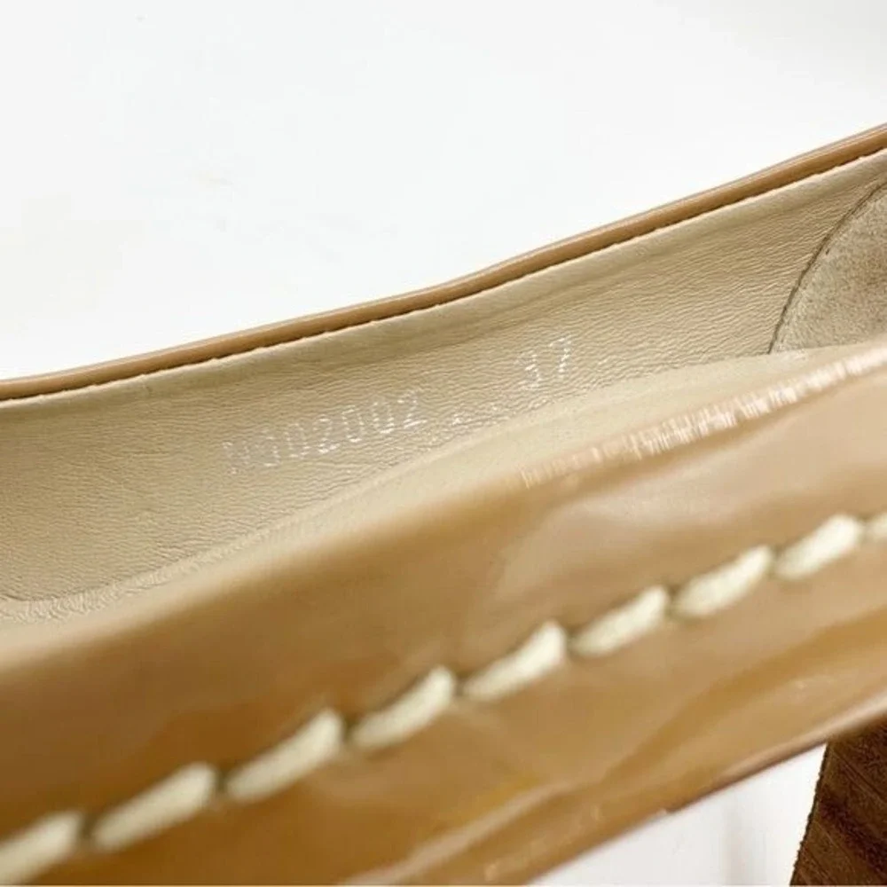 AGL Tan Nude Patent Leather Flex‎ Heels w/Cream Topstitching Sz 37 EU/6.5-7 US
